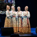 25-04-11-Pod-oknom-cheryomuha-05