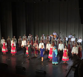 Уральский народный хор порадовал своим искусством жителей Тюмени