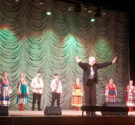 Вологодский ансамбль народной музыки «Солнцеворот» выступил в Концертном зале имени М.В.Лаврова